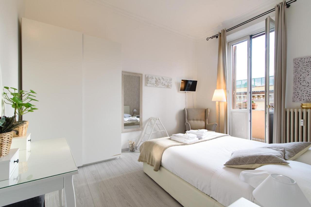 White Napoleone Apartamento *